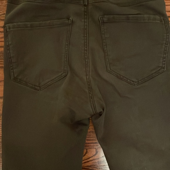 Zara women’s size 4 trafaluc denim makers. Grey colour. Natural fading. - Picture 6 of 7